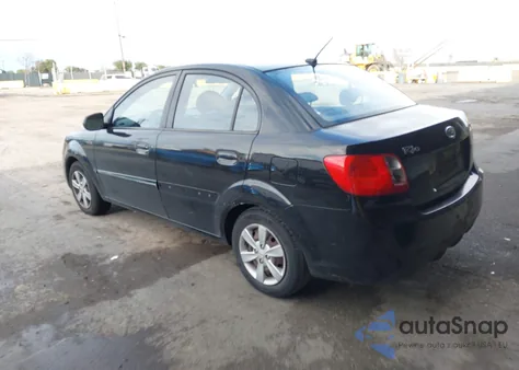 2010 Kia Rio Lx z USA, uszkodzony, nr VIN KNADH4A3XA6645311